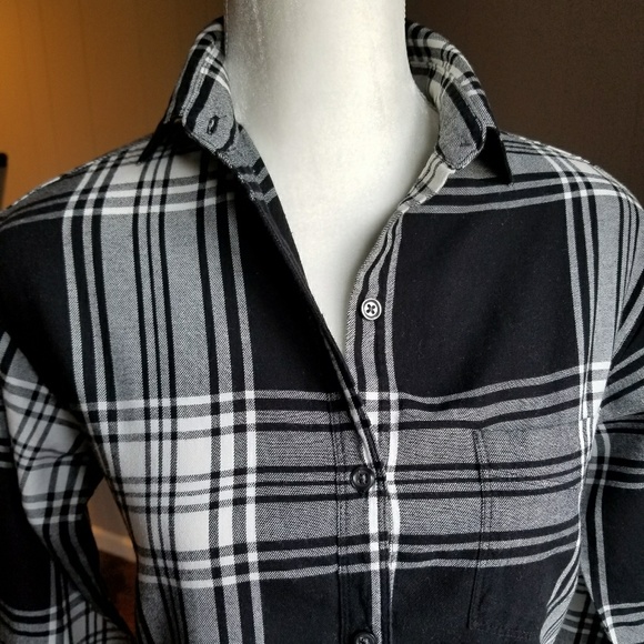 Black and white plaid Button down shirt - Picture 2 of 6